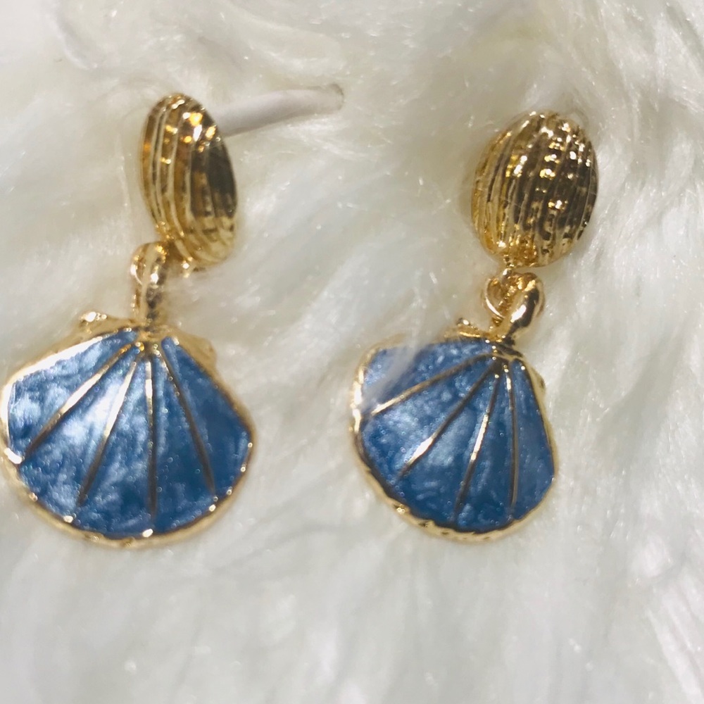 ❤️Blue & gold shell earrings❤️